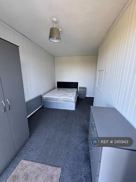 Room St Christophers Close in Castle Point