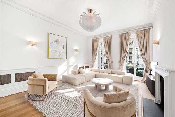 Flat Sumner Place in Greater London