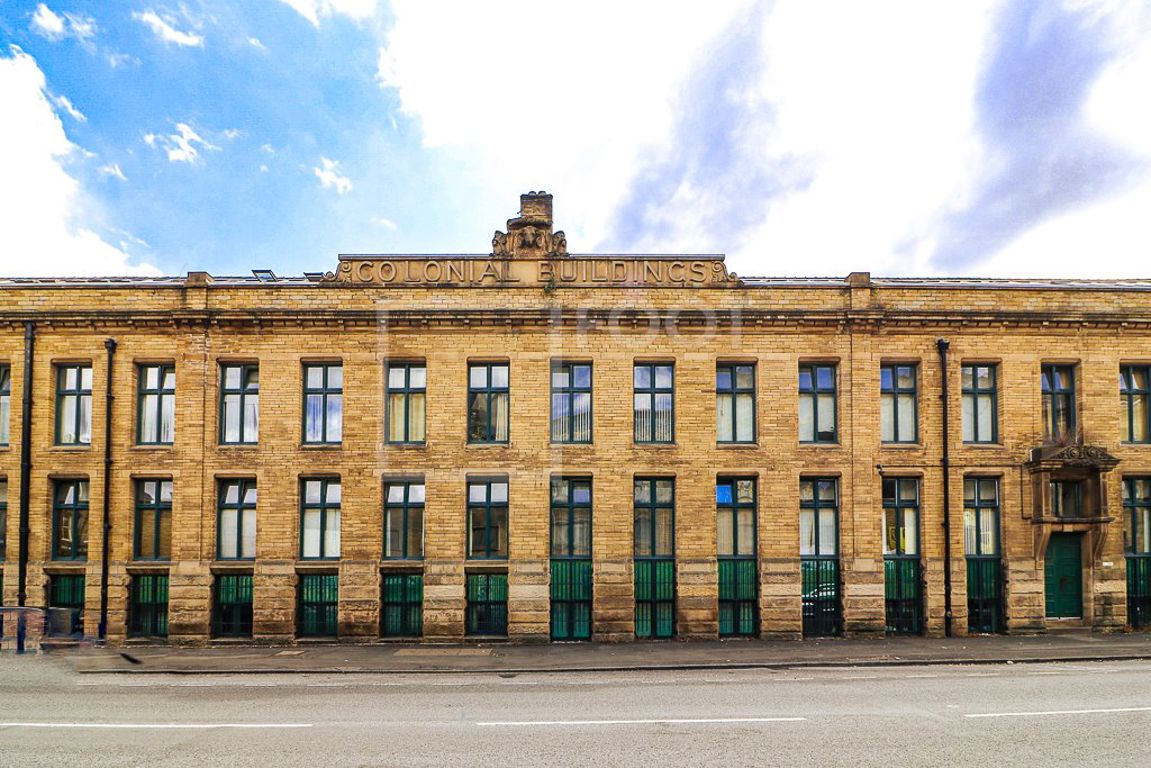 Flat Sunbridge Road in Bradford