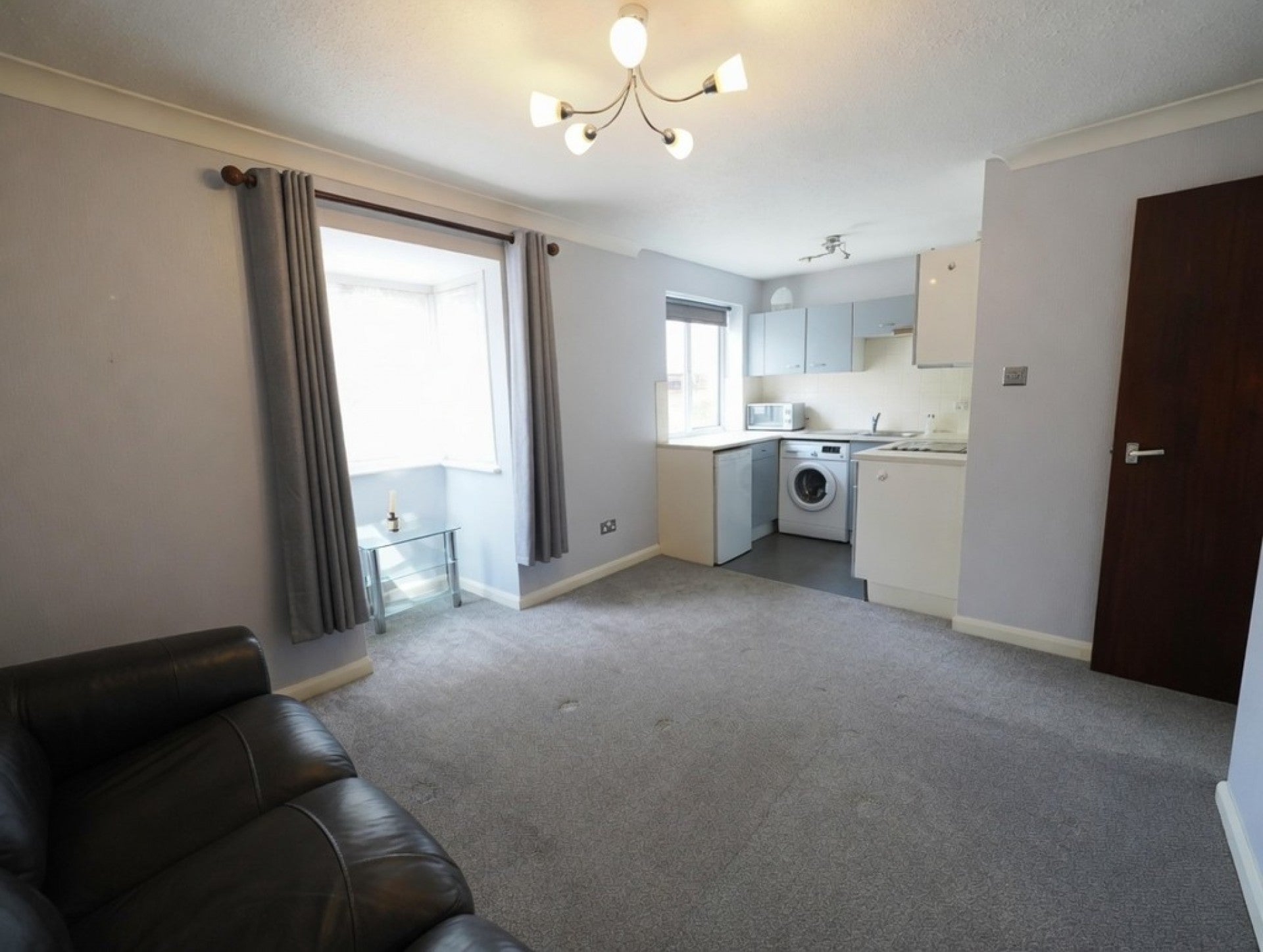 Flat Wetton Place in Borough of Runnymede