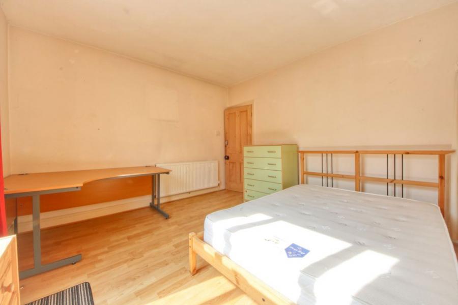 Room Hartopp Road in Leicester