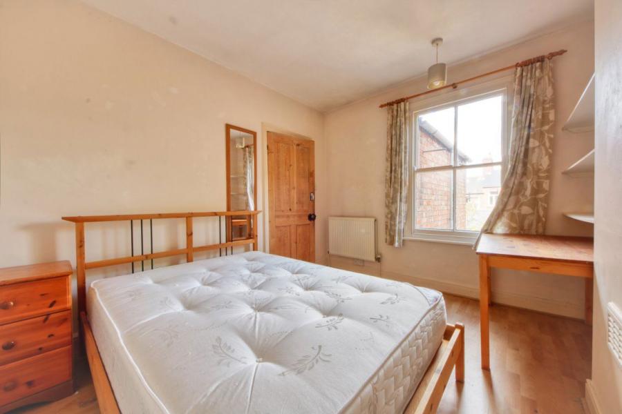 Room Hartopp Road in Leicester