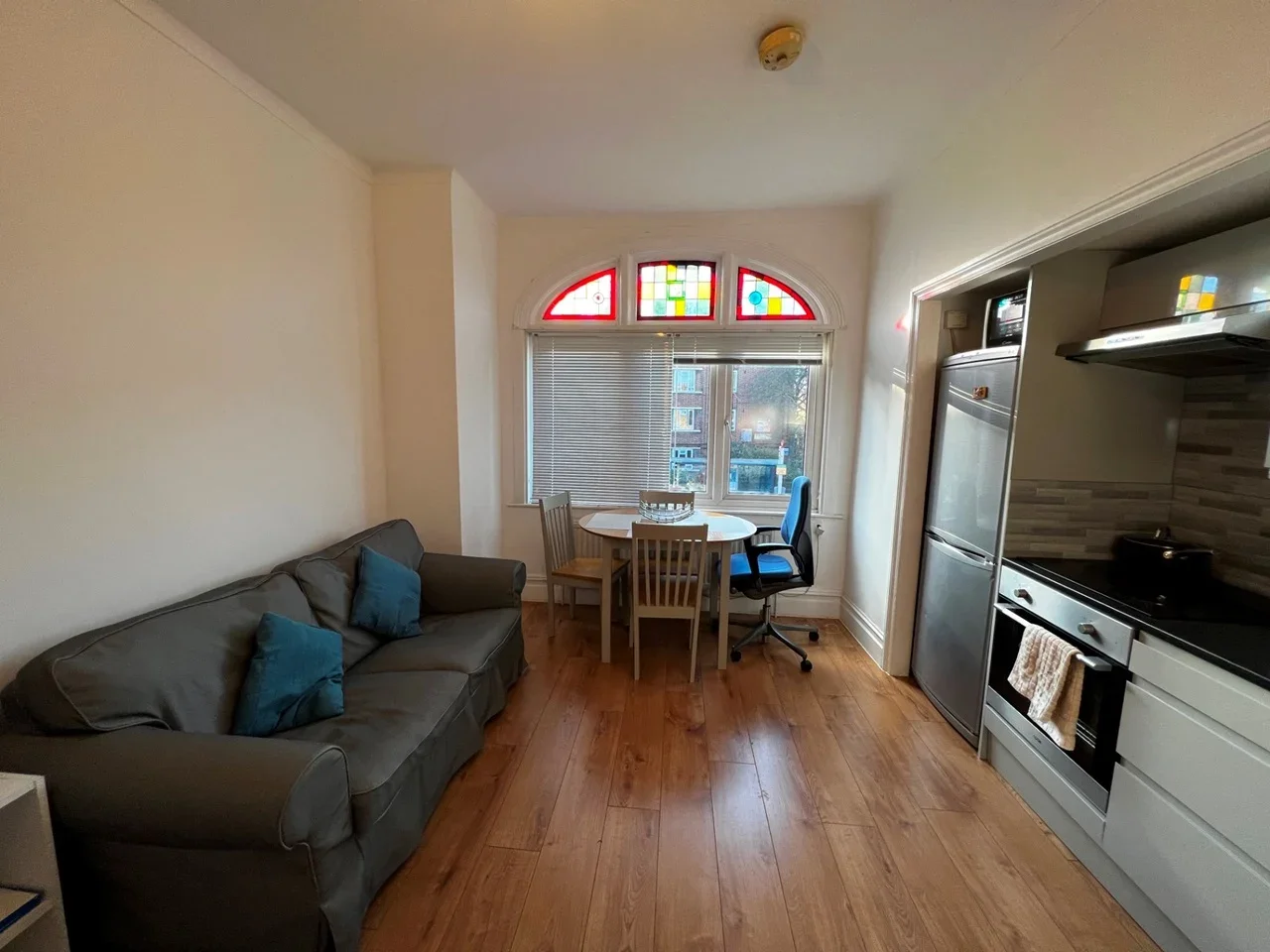 Flat Kingwood Road in Greater London