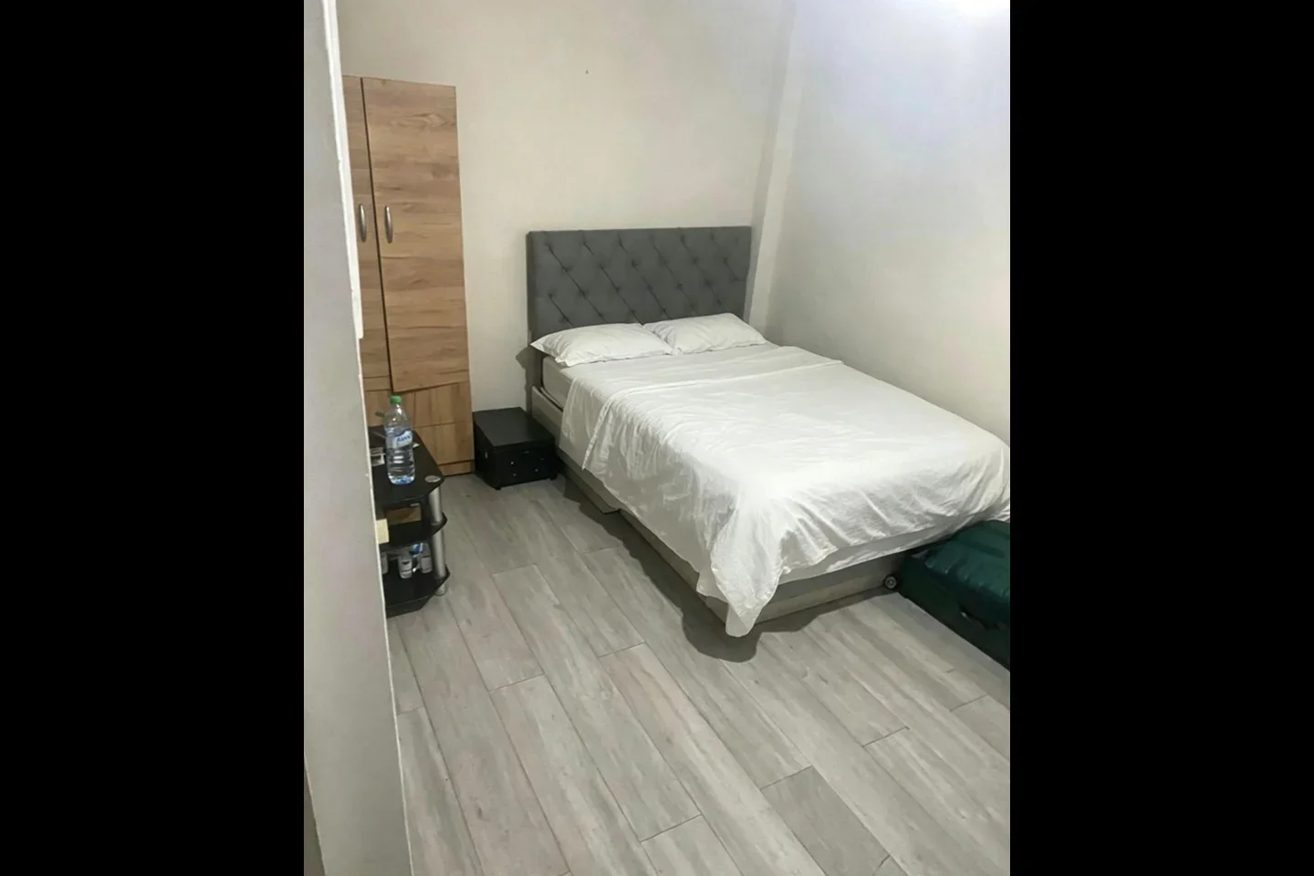 Flat Paget Road in Greater London