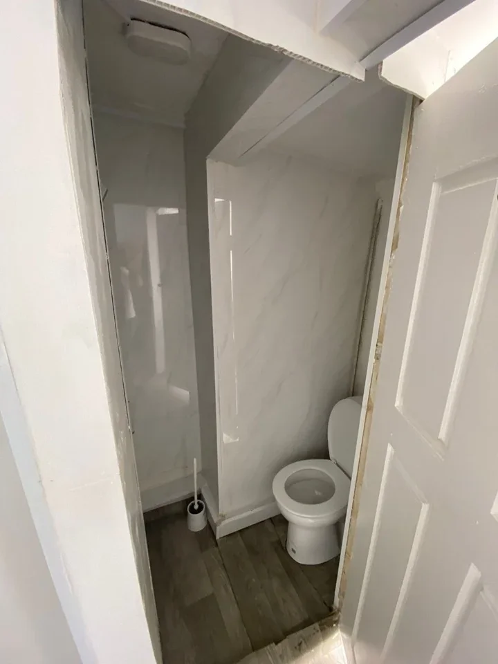 Flat Paget Road in Greater London