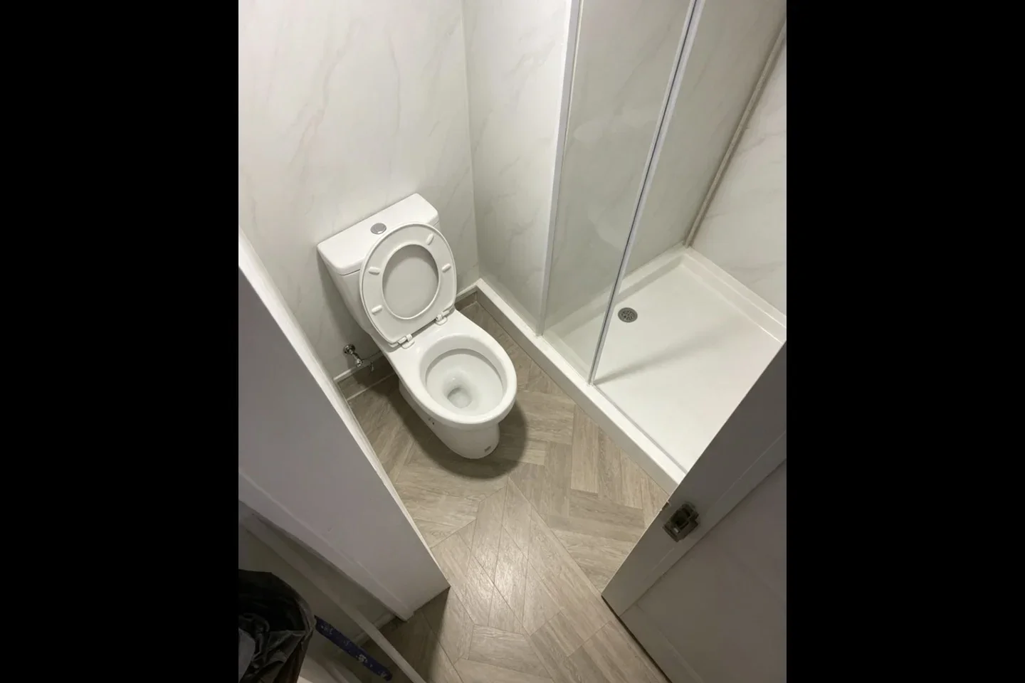 Flat Paget Road in Greater London