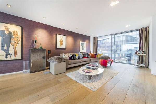 Flat Magdalen Street in Greater London