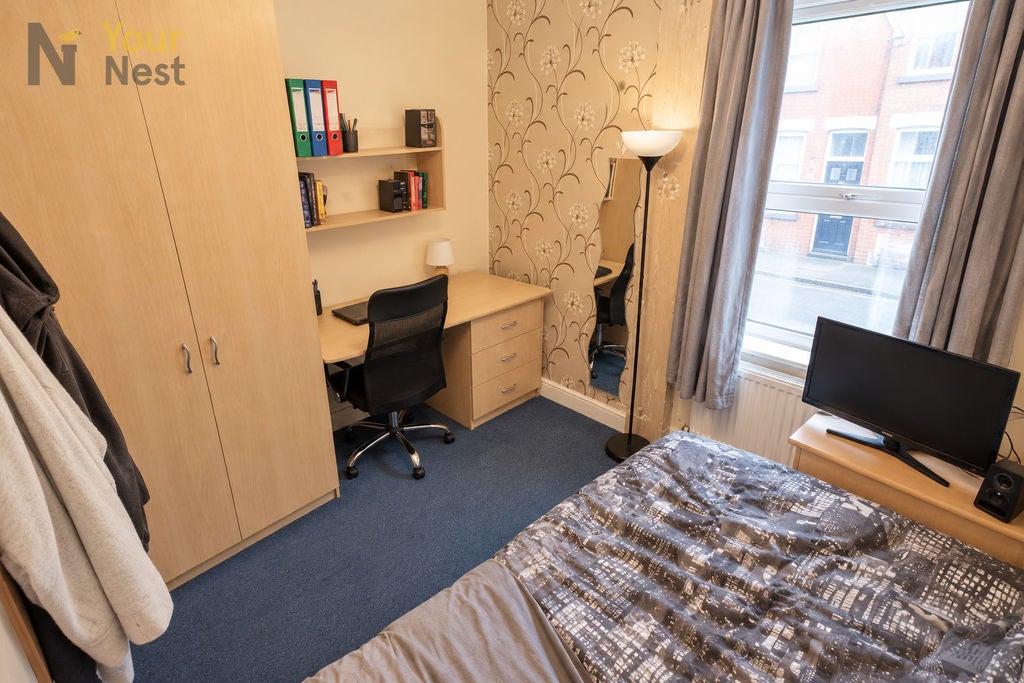 Room Harold Walk in Leeds
