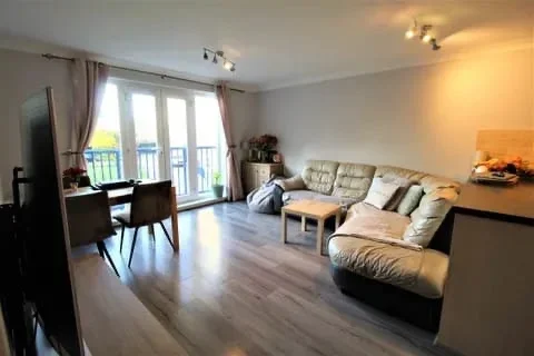 Flat Clarence Road in Grays
