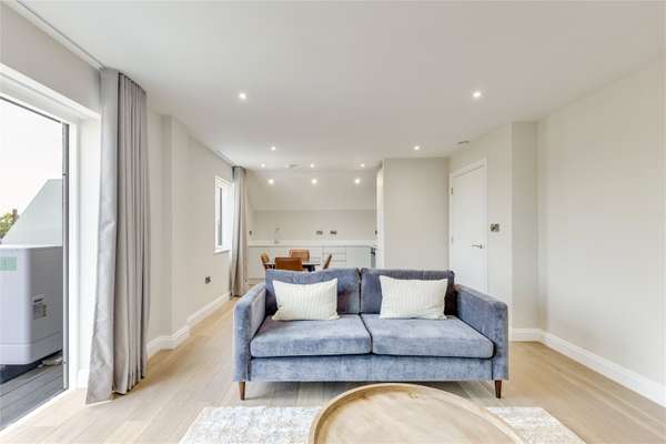 Flat Purley Avenue in Greater London