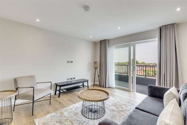 Flat Purley Avenue in Greater London