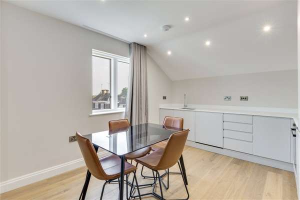Flat Purley Avenue in Greater London