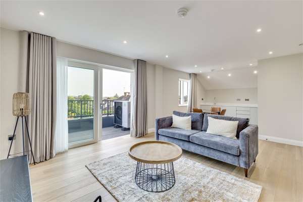Flat Purley Avenue in Greater London