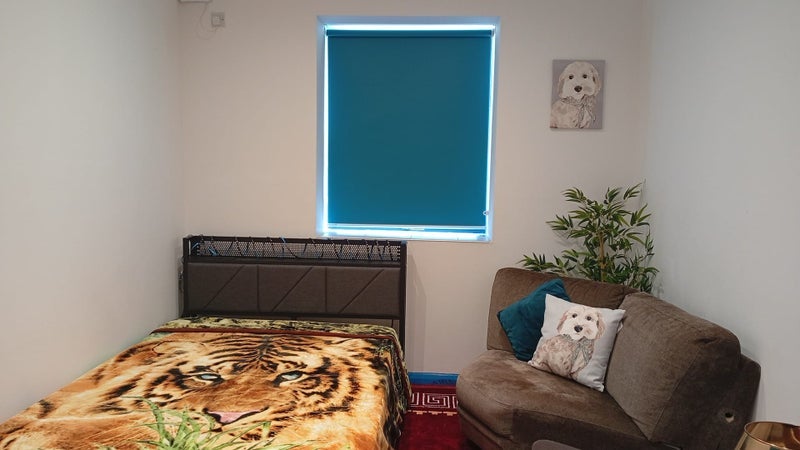 Room Pycroft Way in Greater London