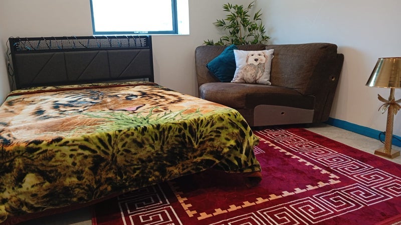 Room Pycroft Way in Greater London