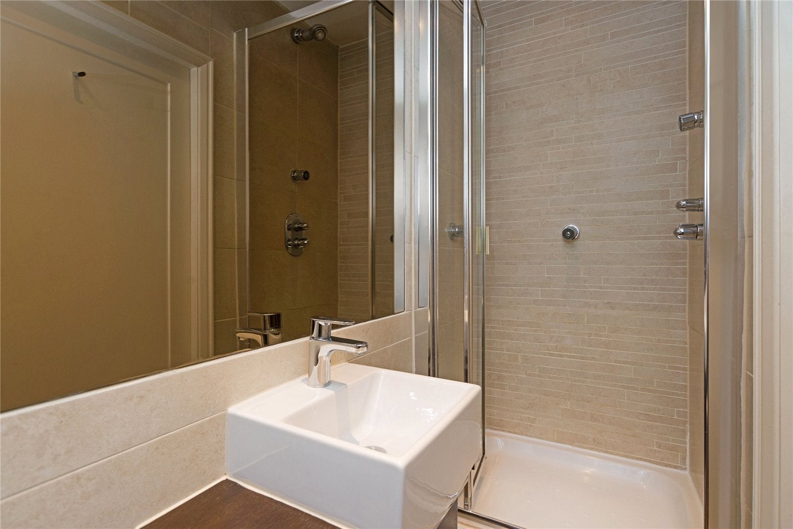 Flat Brompton Square in Greater London