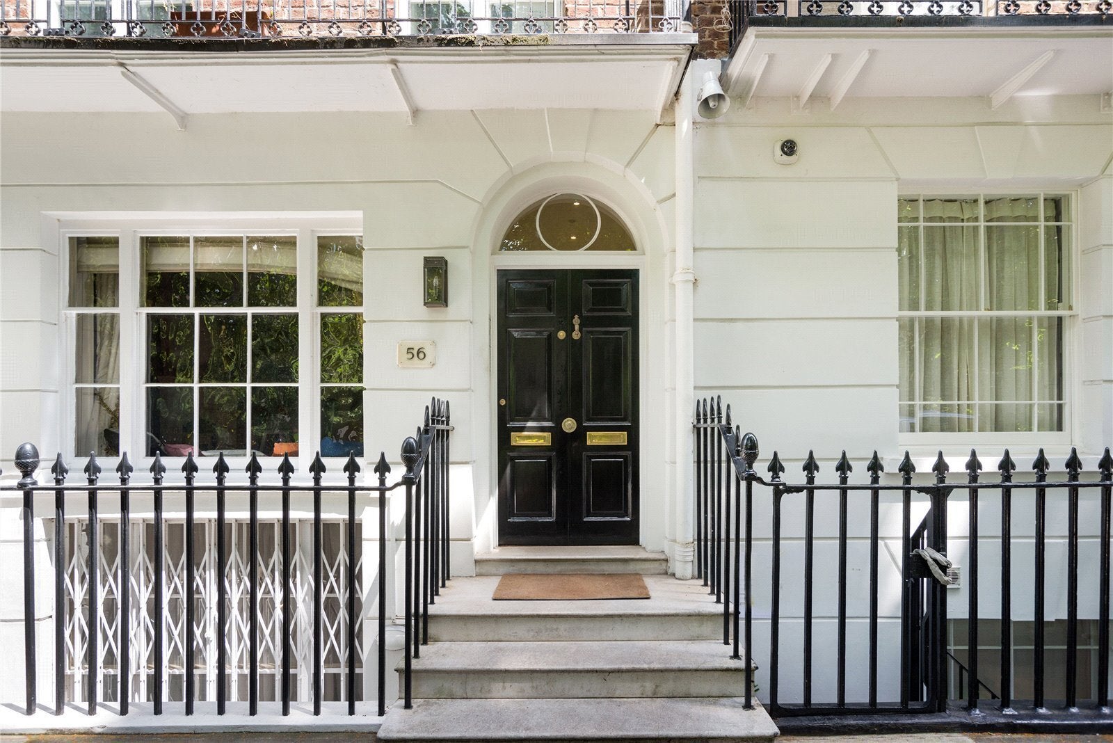 Flat Brompton Square in Greater London