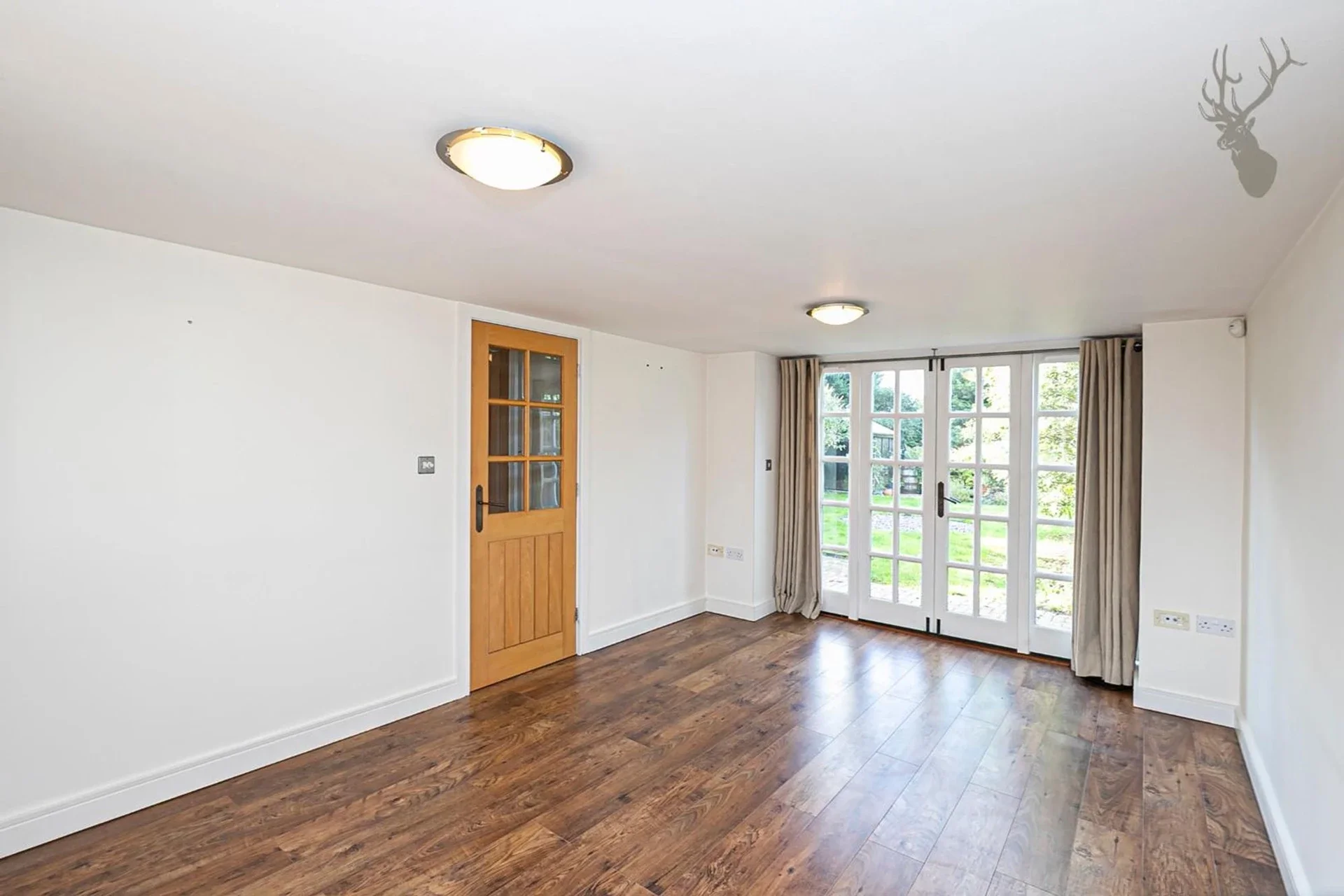 Flat Court Yard in Greater London
