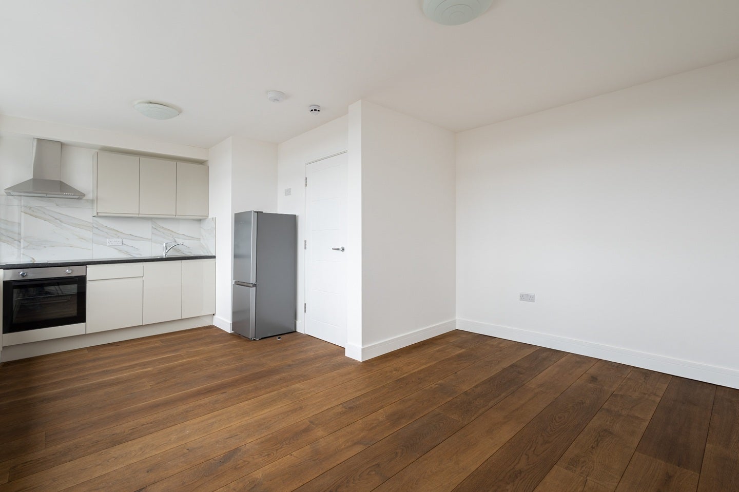 Room Ballards Lane in Greater London