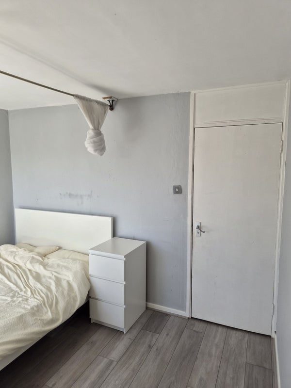 Room Casbeard Street in Greater London