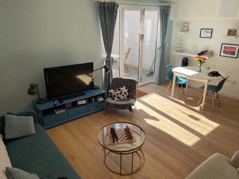 Room Yukon Road in Greater London