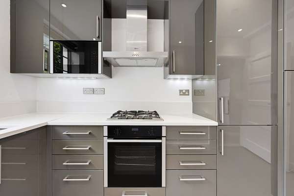 Flat Onslow Square in Greater London