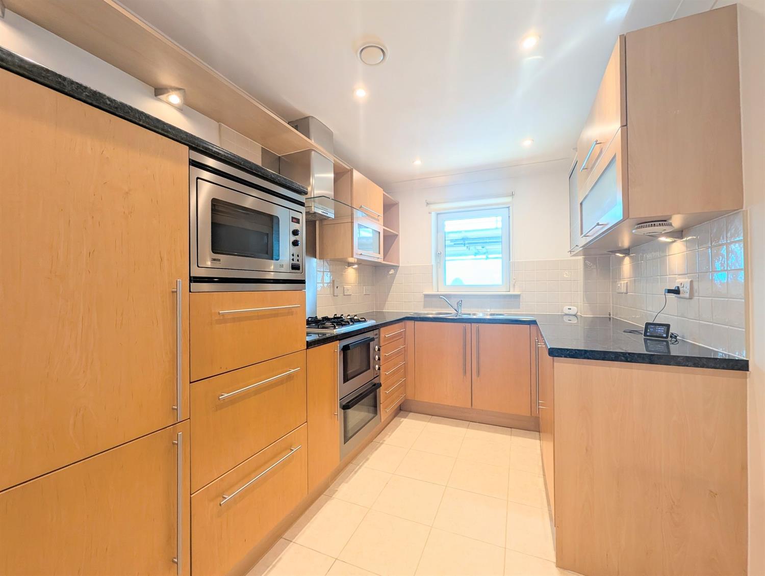 Flat King's Gate in Horsham