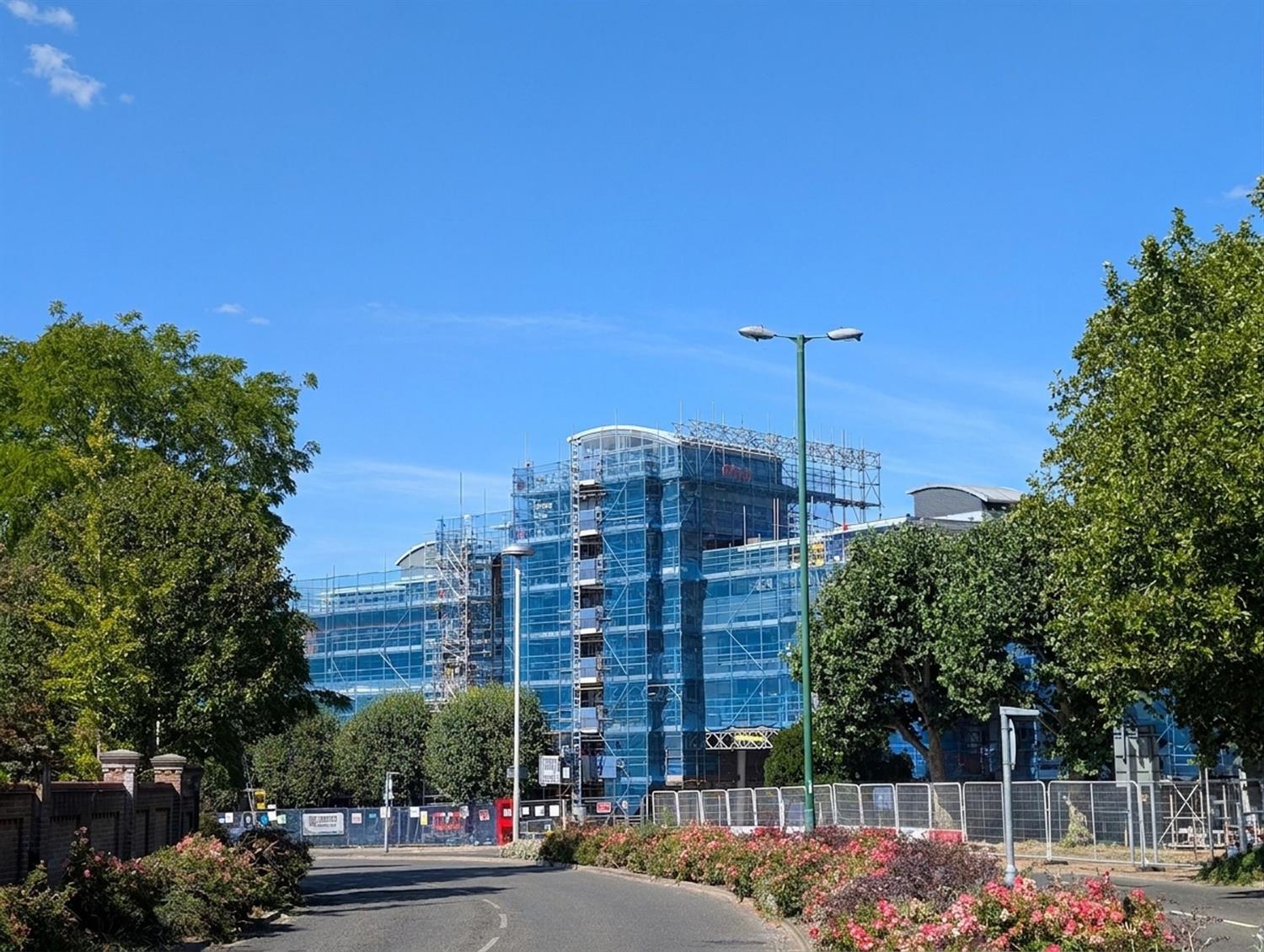 Flat King's Gate in Horsham
