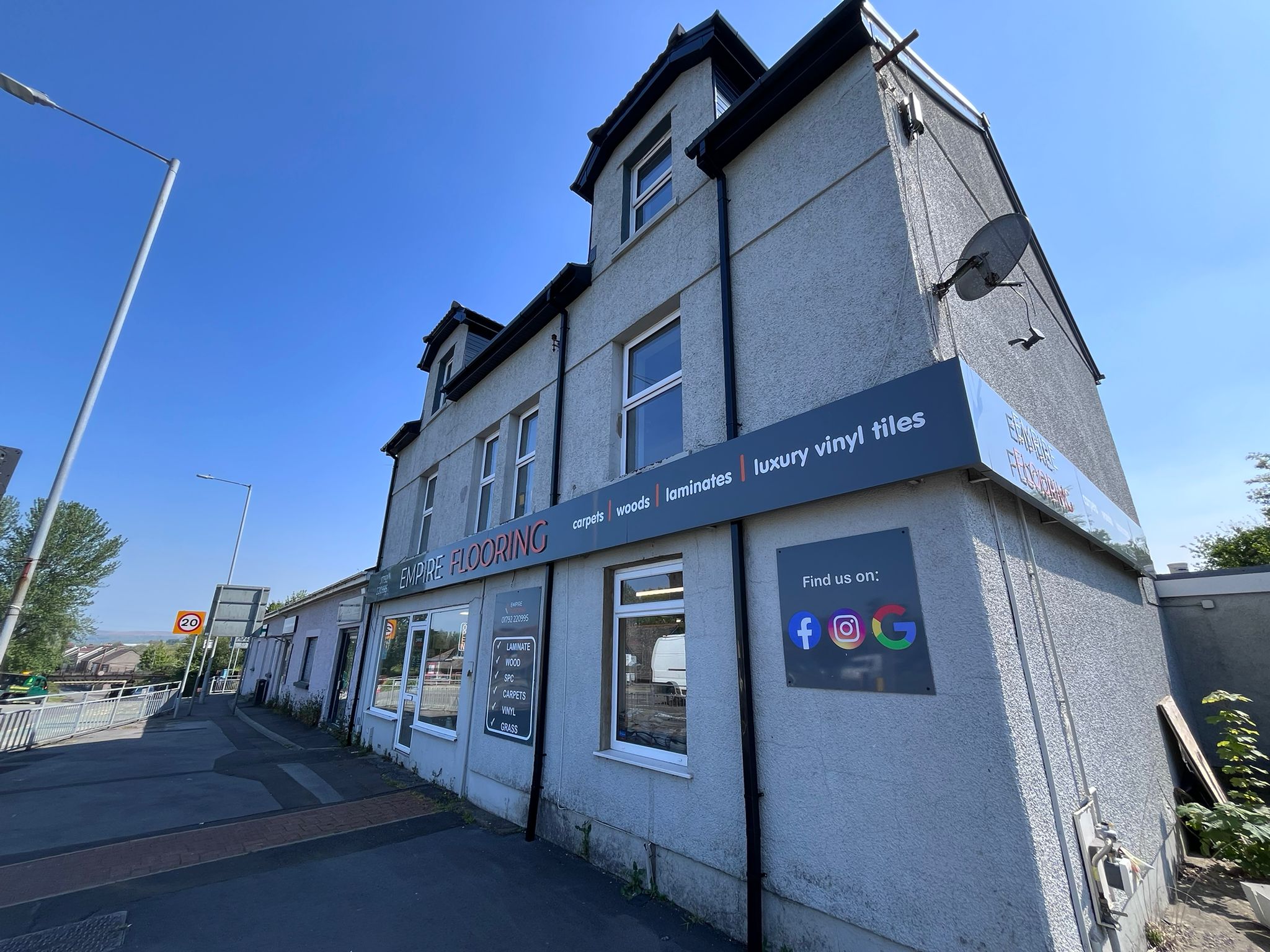 Flat Sutcliffe Lane in Gowerton