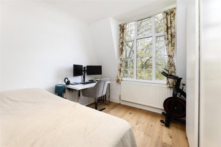 Flat Britten Street in Greater London