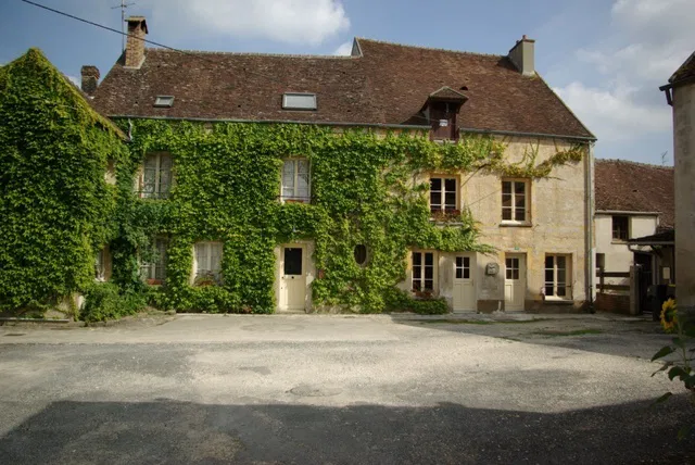 Room Rue des Charmilles in La Houssaye-en-Brie