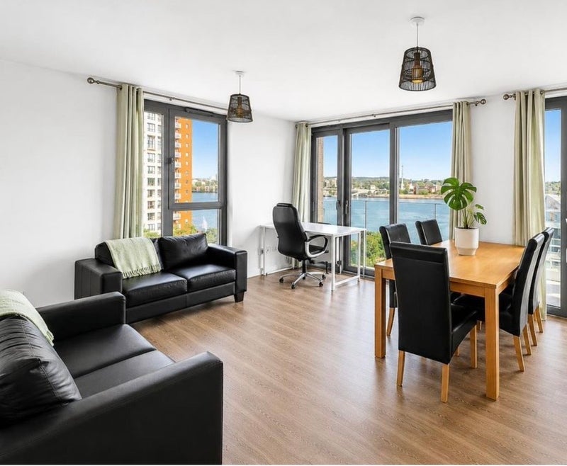 Room Booth Road in Greater London
