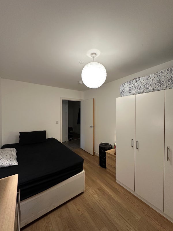 Room Booth Road in Greater London