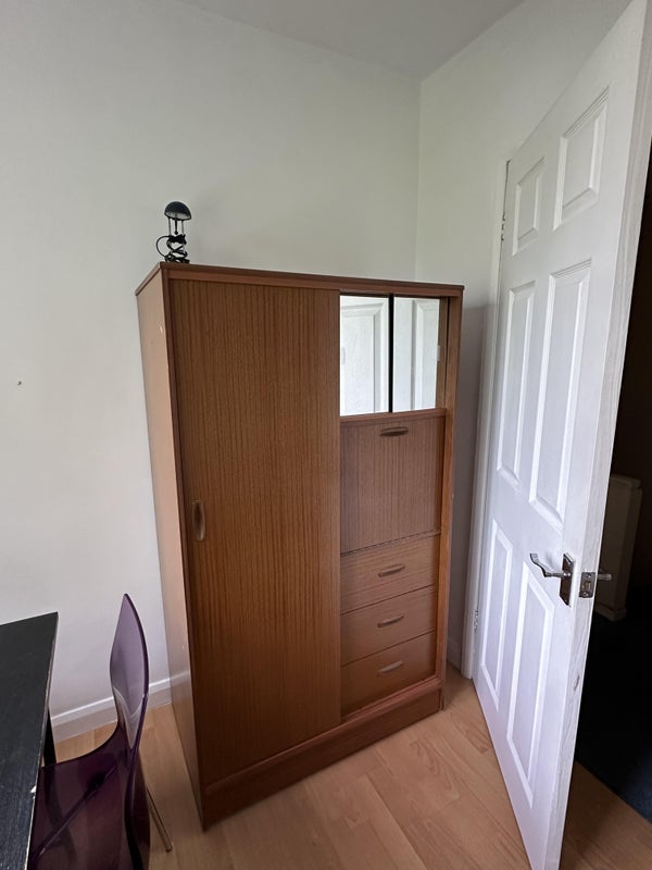 Room Windlesham Grove in Greater London