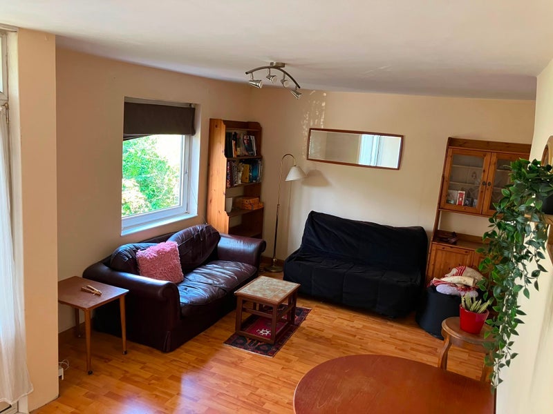 Room Windlesham Grove in Greater London