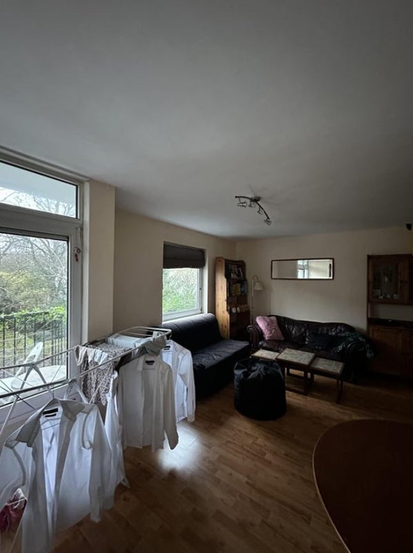 Room Windlesham Grove in Greater London