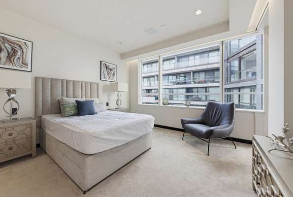 Flat Potters Fields in Greater London