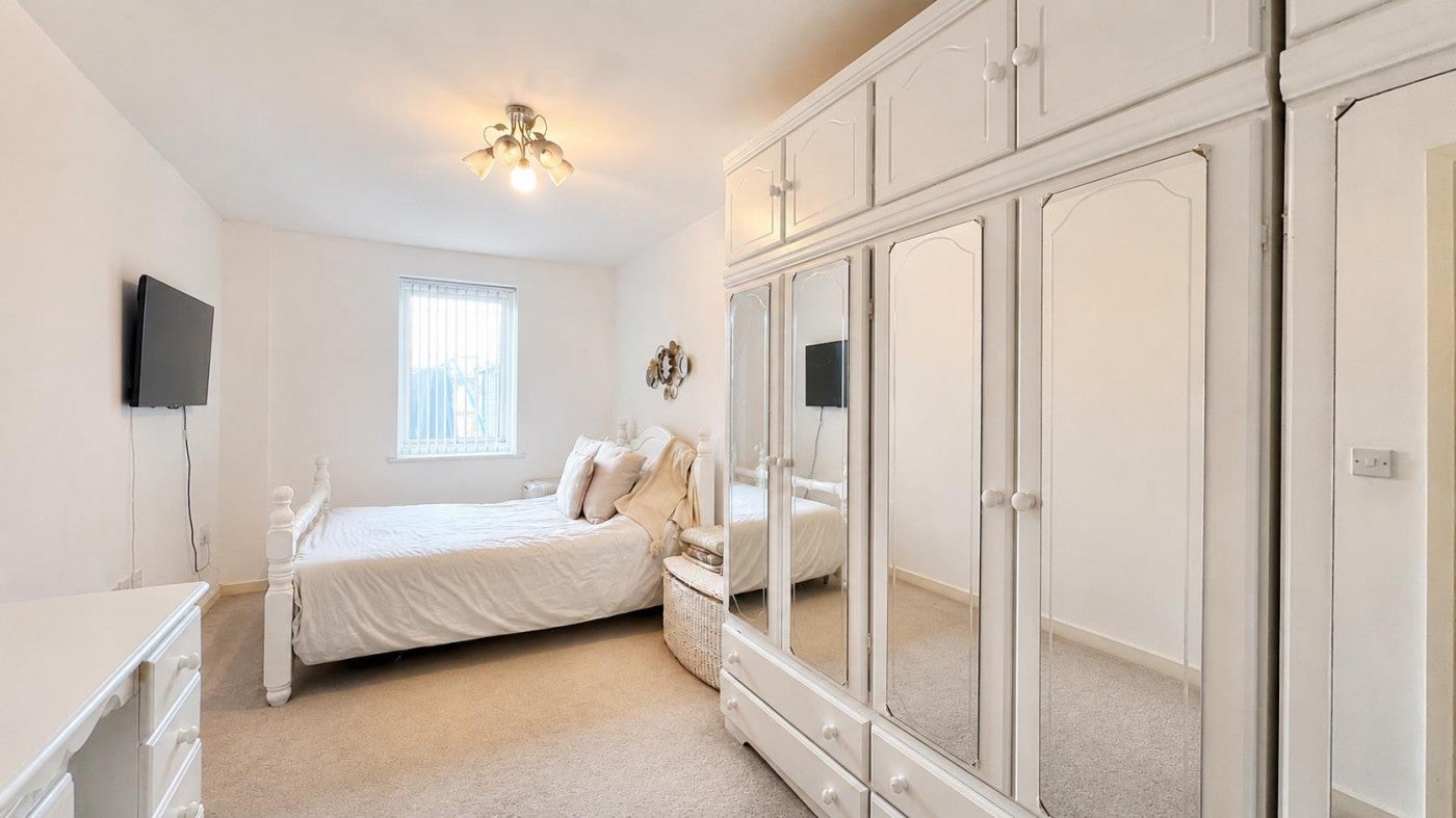 Flat Salisbury Road in Greater London