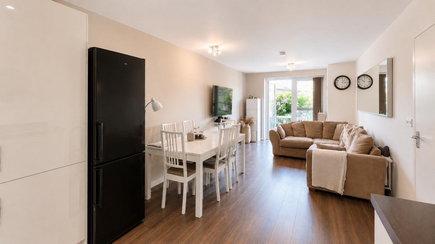 Flat Salisbury Road in Greater London