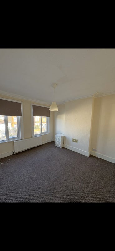 Flat Graham Road in Greater London