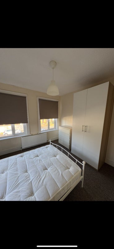 Flat Graham Road in Greater London