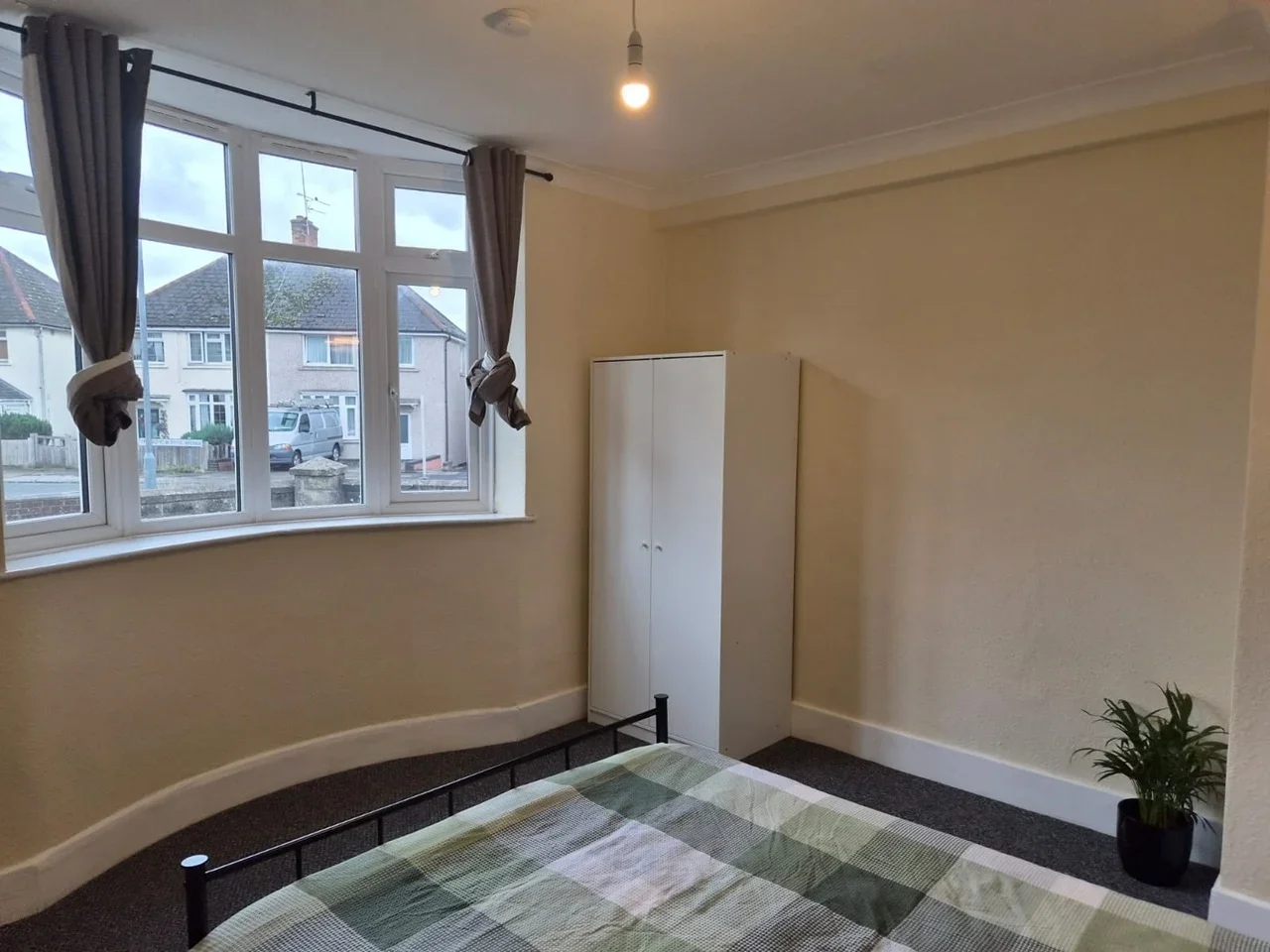 Room Springfield Park Avenue in Chelmsford