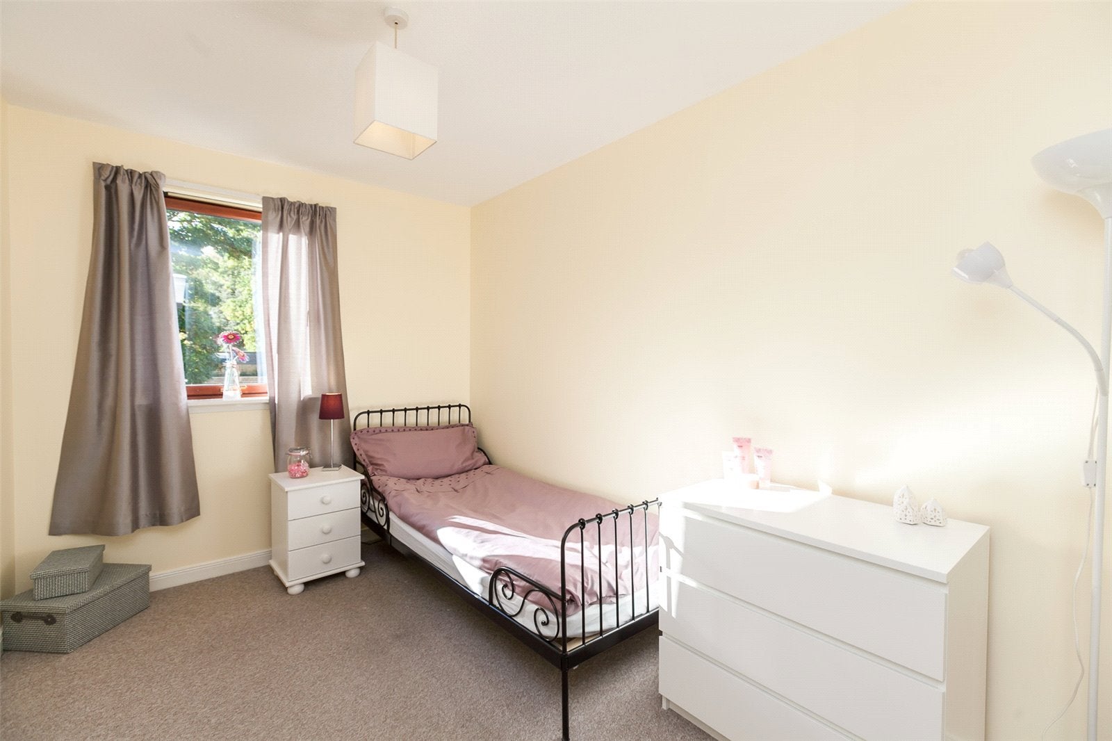 Flat Cygnet Court in City of Edinburgh