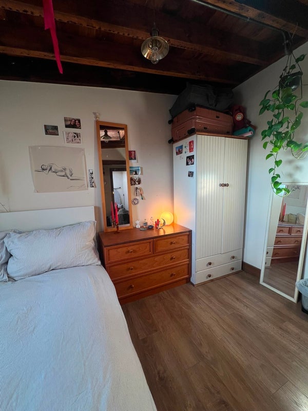 Room Stoke Newington High Street in Greater London