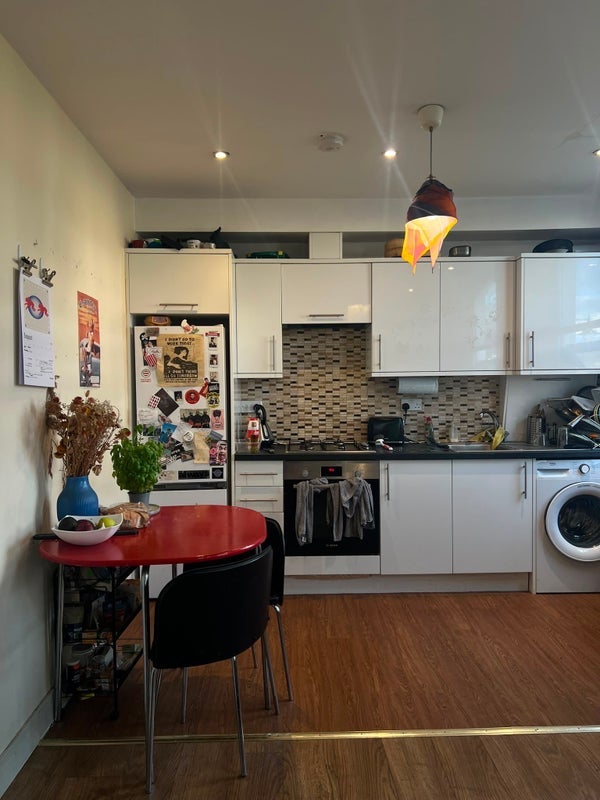 Room Stoke Newington High Street in Greater London