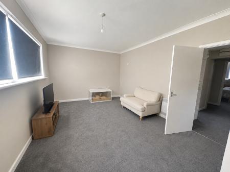Flat Tidworth Road in Ludgershall