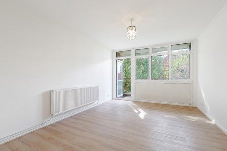 Flat Olney Road in Greater London
