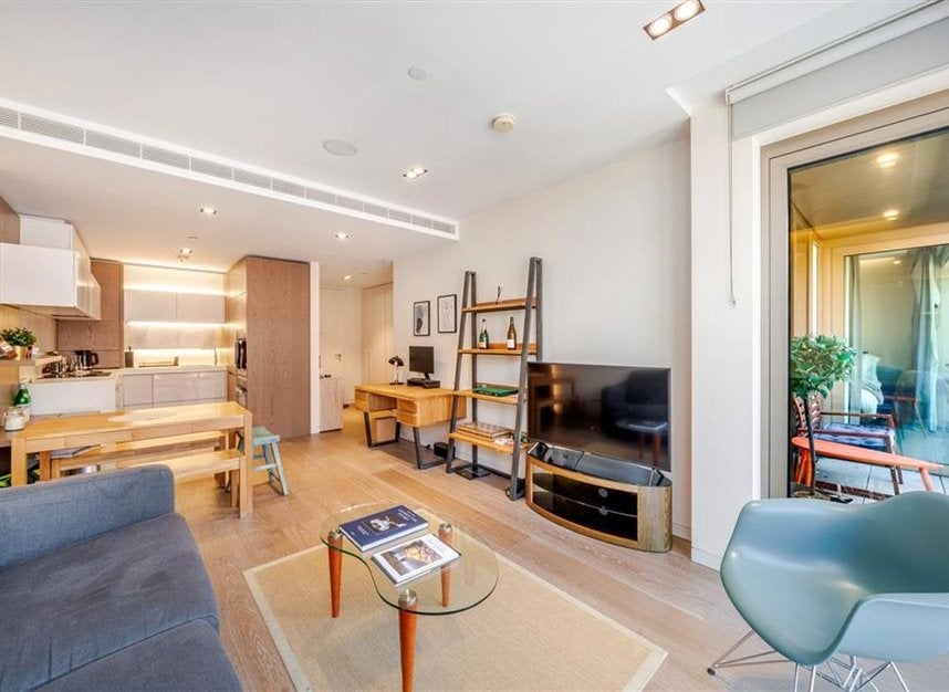 Flat Pearson Square in City of Westminster