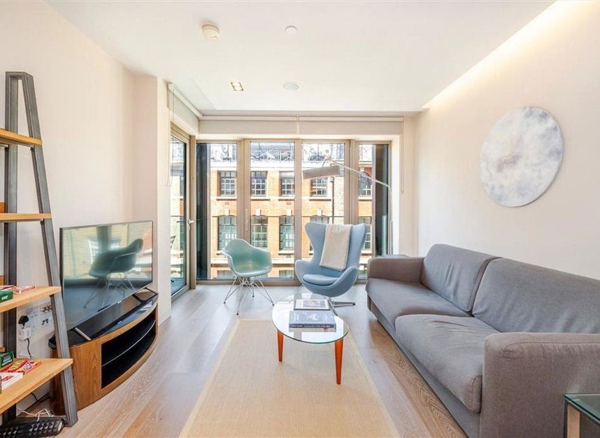Flat Pearson Square in City of Westminster