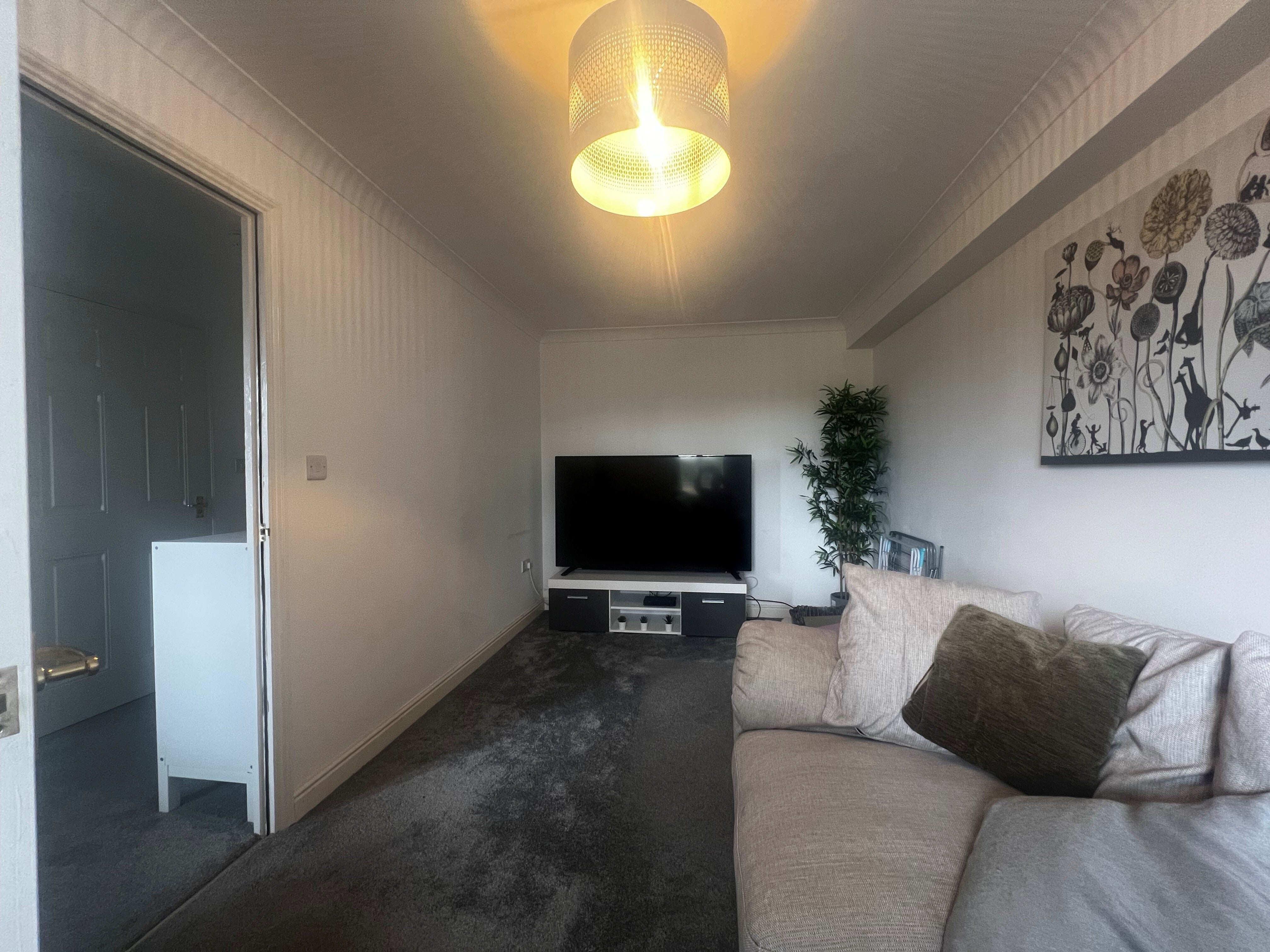 Room East Stour Way in Ashford